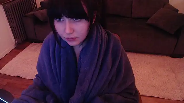 Snapshot of Lynylou chatting on 01-14-25, 01:15 Lynylou online show from 01-14-25, 01:15