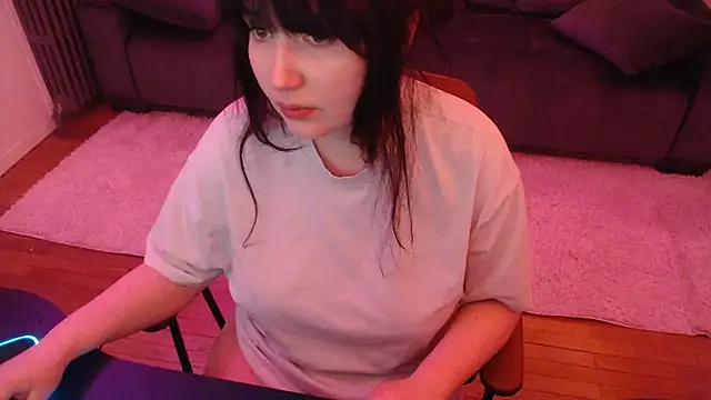 Snapshot of Lynylou chatting on 01-18-25, 07:38 Lynylou online show from 01-18-25, 07:38