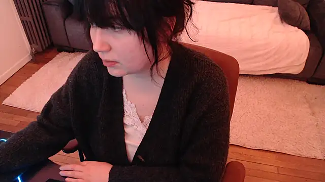 Snapshot of Lynylou chatting on 01-26-25, 01:36 Lynylou online show from 01-26-25, 01:36