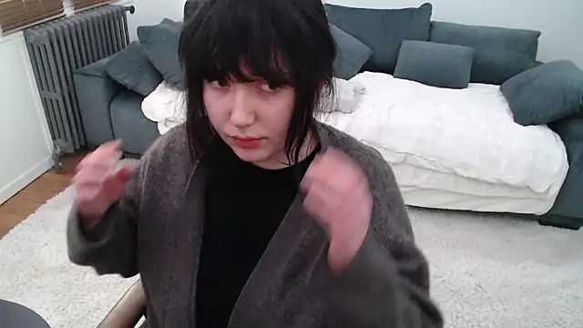 Snapshot of Lynylou chatting on 02-20-25, 02:24 Lynylou online show from 02-20-25, 02:24