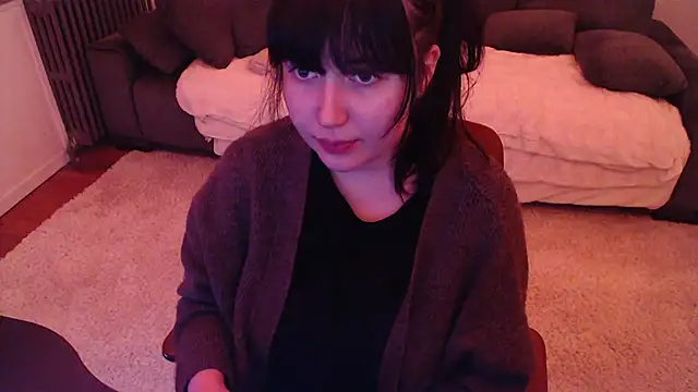 Snapshot of Lynylou chatting on 02-21-25, 05:09 Lynylou online show from 02-21-25, 05:09