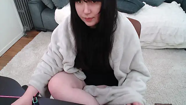 Snapshot of Lynylou chatting on 02-26-25, 02:03 Lynylou online show from 02-26-25, 02:03