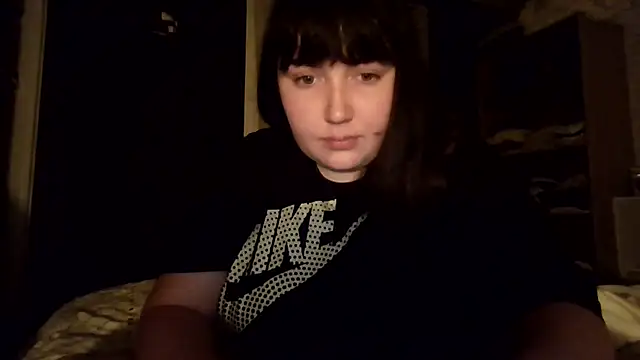 Snapshot of Lynylou chatting on 09-11-25, 08:09 Lynylou online show from 09-11-25, 08:09