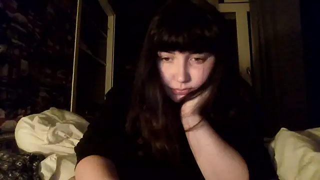 Snapshot of Lynylou chatting on 09-14-25, 07:35 Lynylou online show from 09-14-25, 07:35