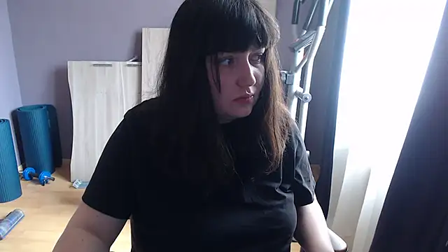 Snapshot of Lynylou chatting on 09-15-25, 12:49 Lynylou online show from 09-15-25, 12:49