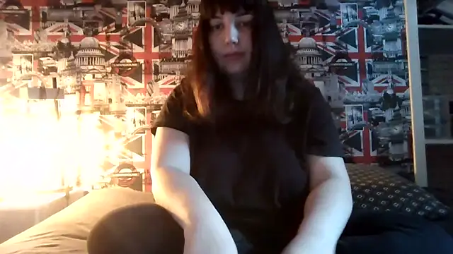 Snapshot of Lynylou chatting on 09-16-25, 12:06 Lynylou online show from 09-16-25, 12:06