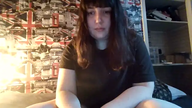 Snapshot of Lynylou chatting on 09-17-25, 07:21 Lynylou online show from 09-17-25, 07:21