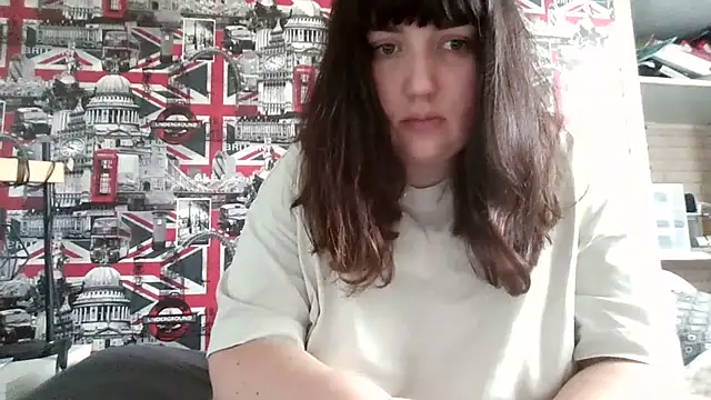 Snapshot of Lynylou chatting on 09-19-25, 02:40 Lynylou online show from 09-19-25, 02:40