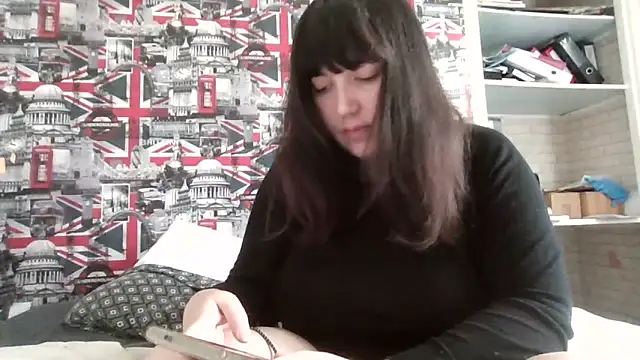 Snapshot of Lynylou chatting on 09-23-25, 11:13 Lynylou online show from 09-23-25, 11:13