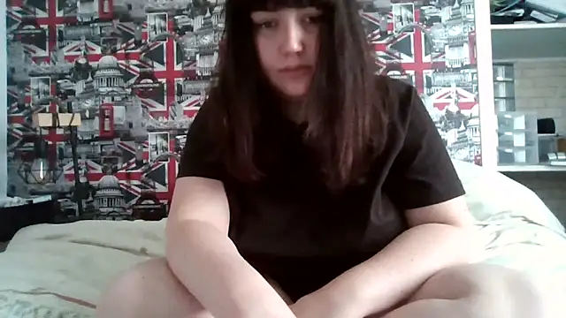 Snapshot of Lynylou chatting on 09-24-25, 11:13 Lynylou online show from 09-24-25, 11:13