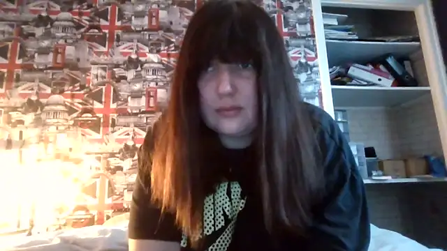 Snapshot of Lynylou chatting on 09-26-25, 04:22 Lynylou online show from 09-26-25, 04:22