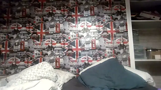 Snapshot of Lynylou chatting on 10-28-25, 05:04 Lynylou online show from 10-28-25, 05:04