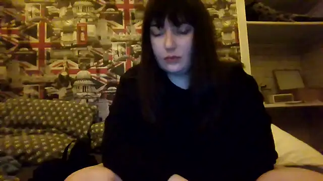 Snapshot of Lynylou chatting on 11-19-25, 10:43 Lynylou online show from 11-19-25, 10:43