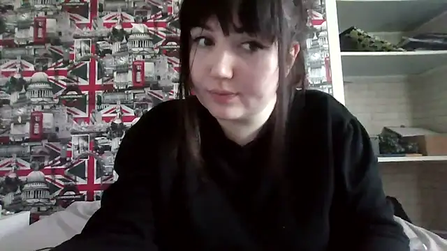 Snapshot of Lynylou chatting on 11-26-25, 12:17 Lynylou online show from 11-26-25, 12:17