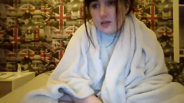 Snapshot of Lynylou chatting on 11-30-25, 07:18 Lynylou online show from 11-30-25, 07:18