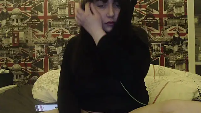 Lynylou online show from 02-11-26, 10:59