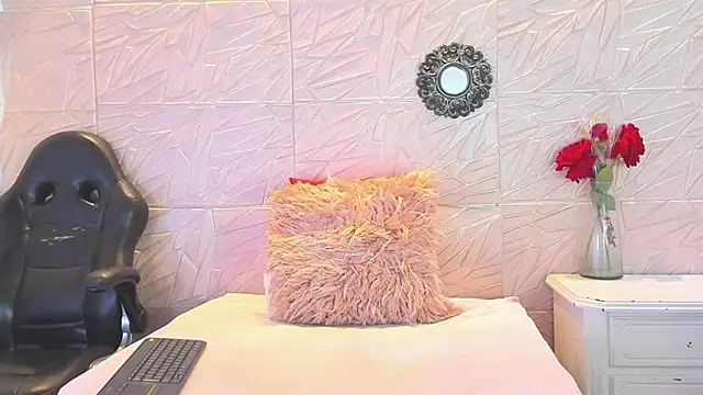 Snapshot of paula__cruzz chatting on 03-10-25, 06:56 paula cruzz online show from 03-10-25, 06:56