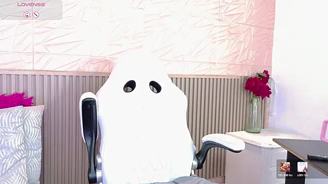 Snapshot of paula__cruzz chatting on 01-17-26, 09:29 paula cruzz online show from 01-17-26, 09:29