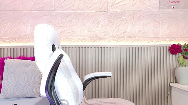 Snapshot of paula__cruzz chatting on 02-12-26, 08:37 paula cruzz online show from 02-12-26, 08:37