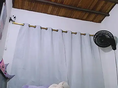 Snapshot of tifany19_ chatting on 11-21-25, 01:26 tifany19 online show from 11-21-25, 01:26