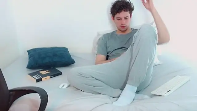 Elio555 online show from 12-04-24, 04:49