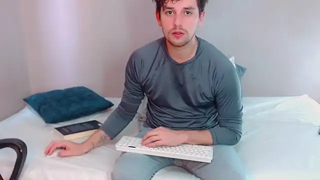 Elio555 online show from 01-25-25, 08:31