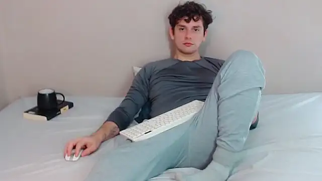 Elio555 online show from 01-31-25, 06:14