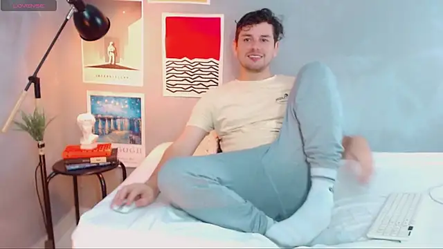 Elio555 online show from 10-13-25, 07:03