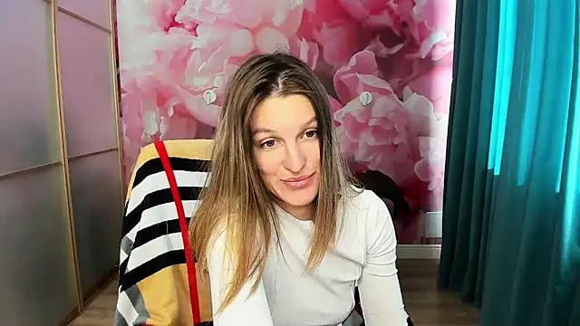 EmilyWalkeri online show from 10-20-25, 08:37