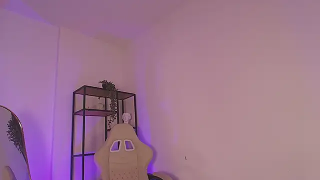 FoxieJullia online show from 01-20-25, 06:31