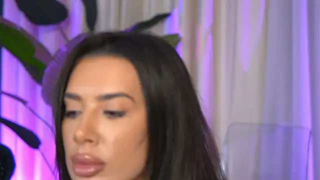 Snapshot of FoxieJullia chatting on 11-28-25, 06:16 FoxieJullia online show from 11-28-25, 06:16