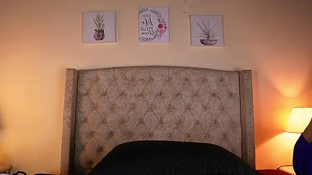 Snapshot of allisson_m chatting on 05-19-26, 12:11 allisson m online show from 05-19-26, 12:11