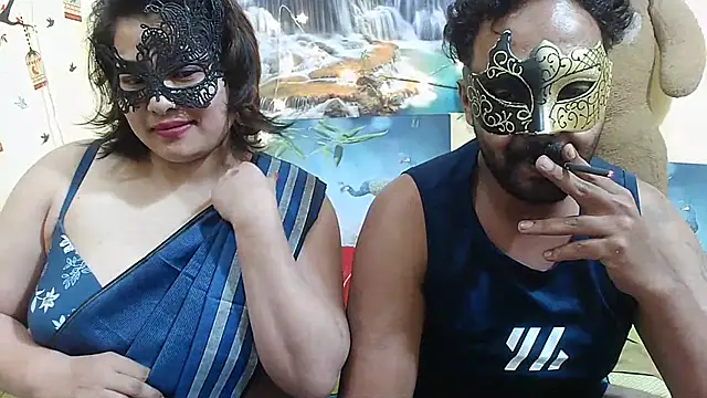 Snapshot of Cutehornycouples chatting on 12-26-24, 06:43 Cutehornycouples online show from 12-26-24, 06:43