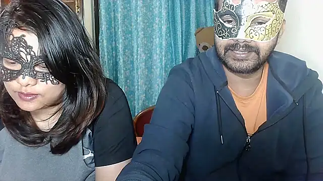 Snapshot of Cutehornycouples chatting on 10-23-25, 05:55 Cutehornycouples online show from 10-23-25, 05:55