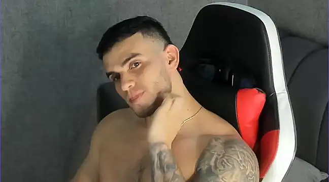 Ricardogo19 online show from 02-05-25, 03:34