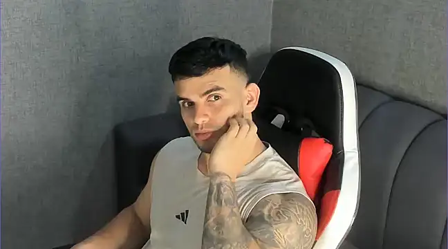 Ricardogo19 online show from 02-10-25, 04:47