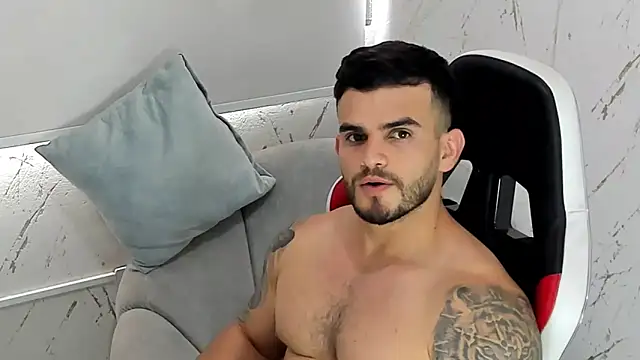 Ricardogo19 online show from 12-17-25, 04:24