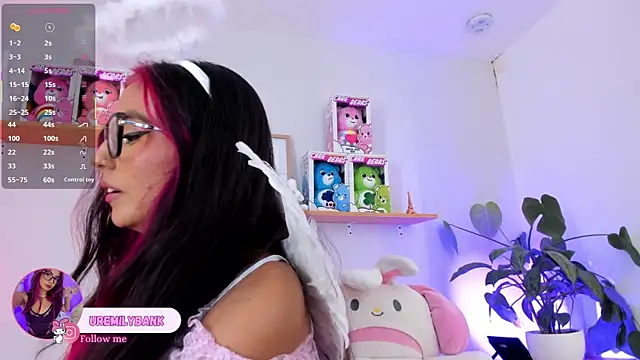 emily bank online show from 10-31-25, 07:48