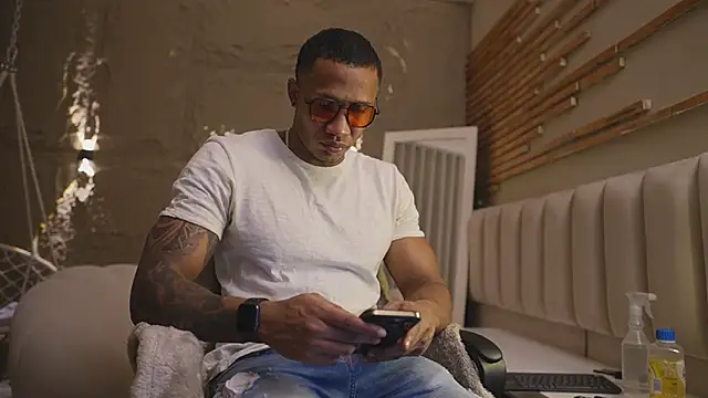 Logan Varela online show from 03-29-26, 03:12