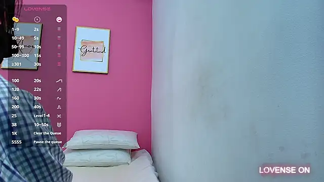 yourcuteneighbourr online show from 12-21-24, 03:03