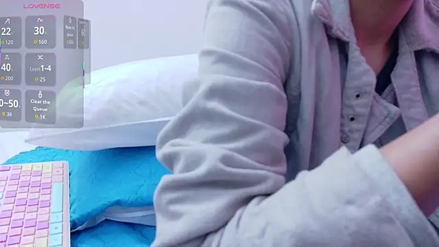 yourcuteneighbourr online show from 01-14-26, 03:01