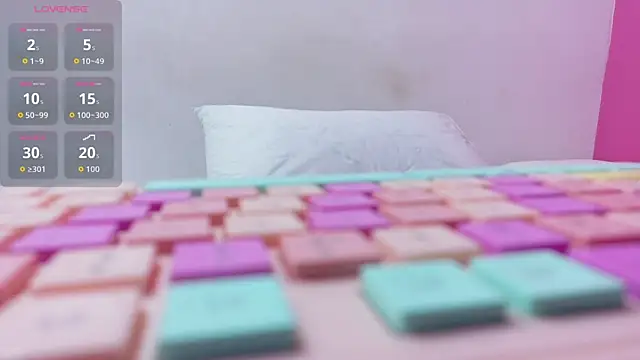 yourcuteneighbourr online show from 02-20-26, 02:41