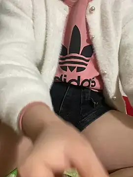 Snapshot of Hatasimi chatting on 02-26-25, 01:21 Hatasimi online show from 02-26-25, 01:21