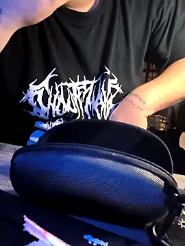 Snapshot of Tyrish361 chatting on 11-18-25, 07:02 Tyrish361 online show from 11-18-25, 07:02