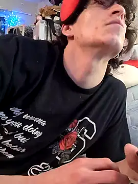 gurlnips online show from 02-08-25, 06:22