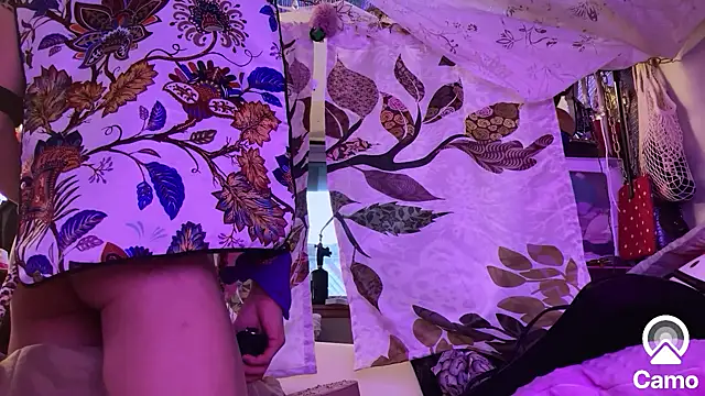 gurlnips online show from 02-12-25, 01:30