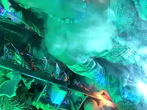 gurlnips online show from 09-17-25, 05:53