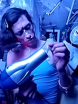 gurlnips online show from 12-17-25, 11:49