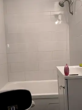 gurlnips online show from 02-10-26, 05:06