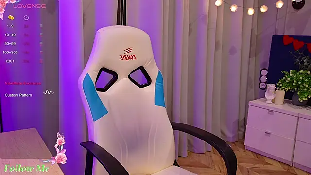 Liv Fay online show from 02-04-25, 08:06